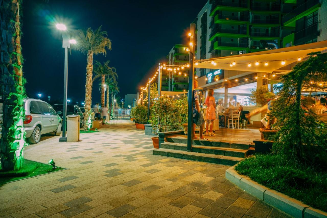 Sunfest Aparthotel Pool & Spa Mamaia Nord Нэводари Экстерьер фото
