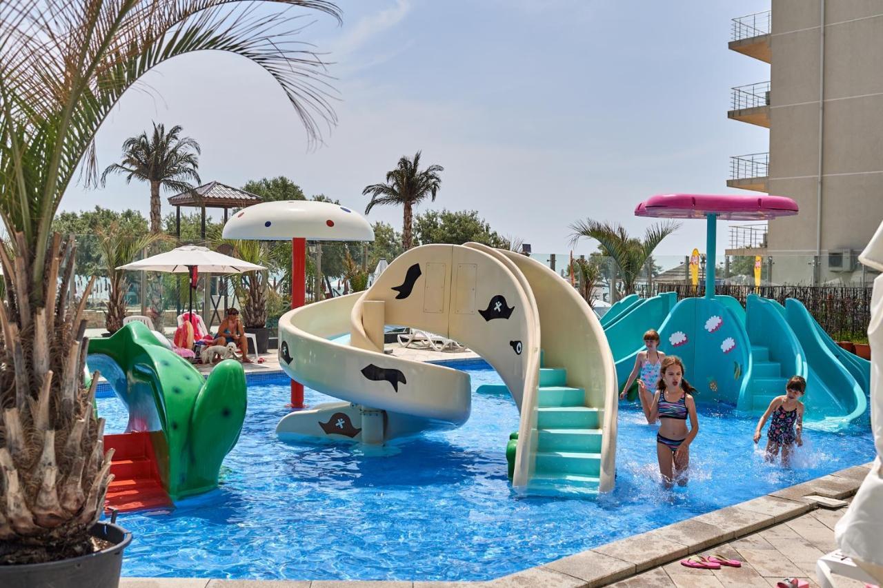 Sunfest Aparthotel Pool & Spa Mamaia Nord Нэводари Экстерьер фото